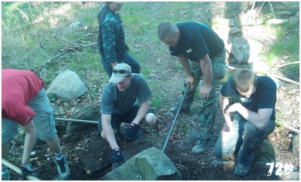 moninec20106 (8).jpg