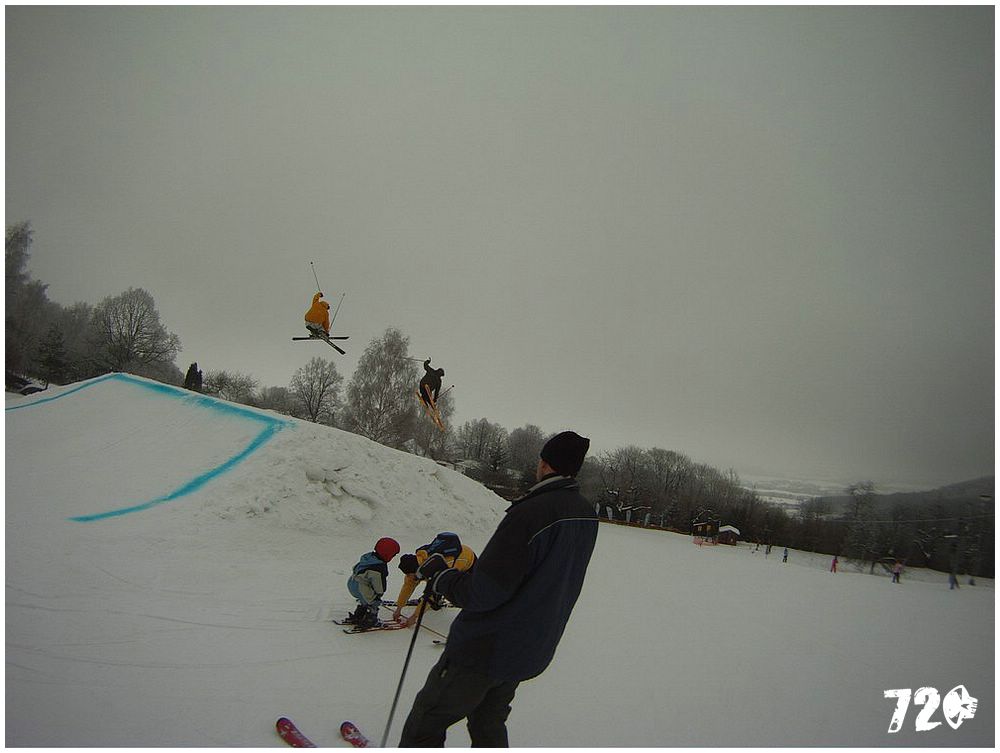 moninec s polem (15).jpg