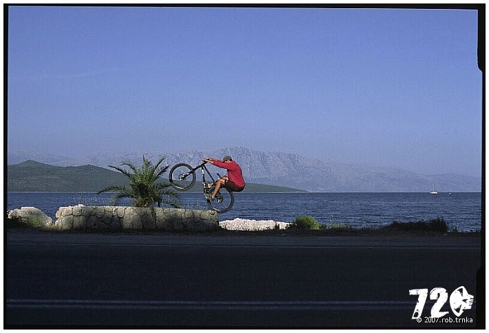 26_HUMDRUM Greece road trip.jpg