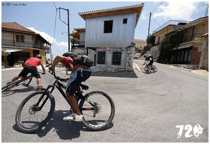 31_HUMDRUM Greece road trip.jpg